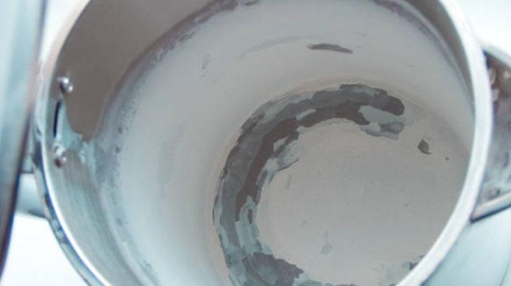 Su ısıtıcısında kireç mi birikiyor? İngilizlerin limon yöntemi hayat kurtarıyor