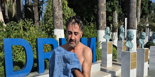 Su Krizi İçin Meydan Okuma: Belediye Meydanı’nda Duş Alarak Sesimizi Yükseltiyoruz!