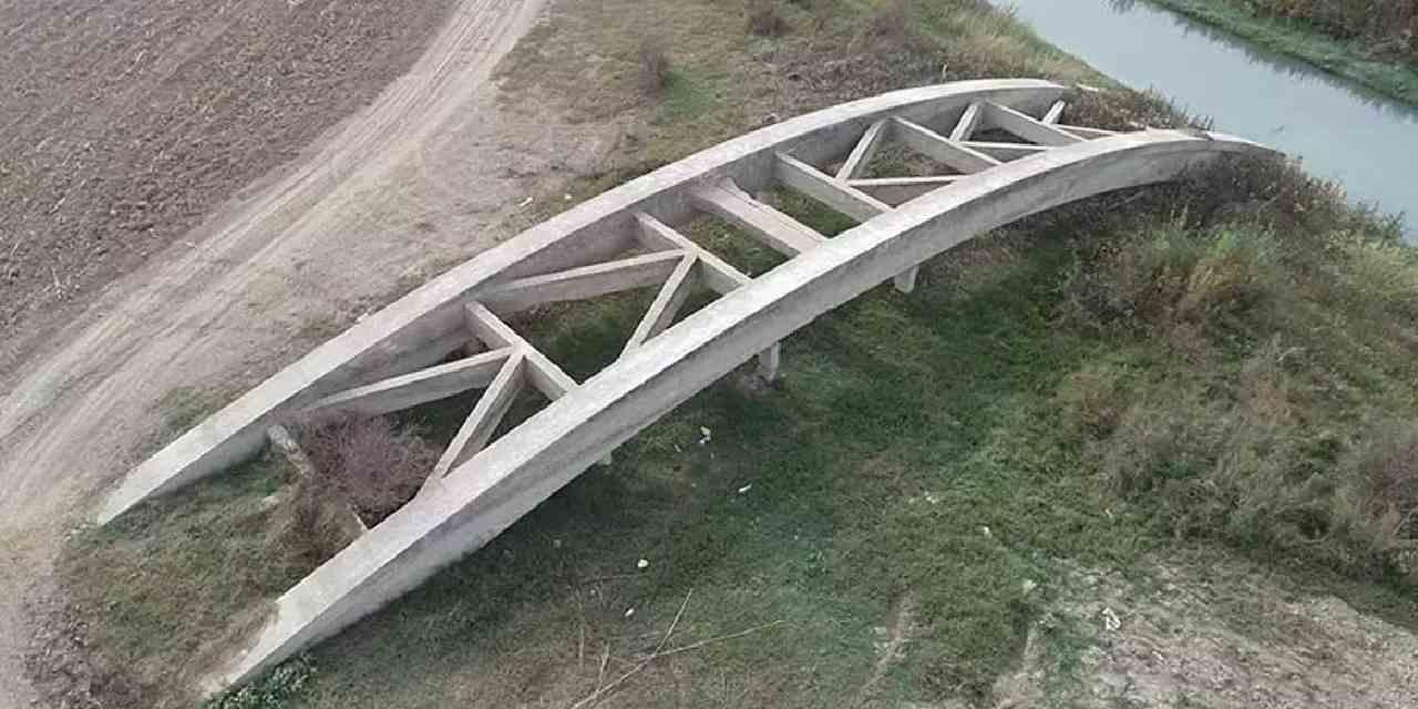 Suların Çekilmesiyle Tarihin Gizli Hazinesi: Eski Köprü Gün Yüzüne Çıktı