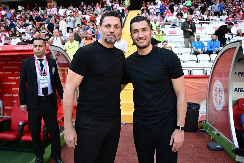 Süper Lig Ekibine Casusluk Suçlaması: Bütün Bilgiler Ortaya Çıktı! 1 Süper Lig Ekibine Casusluk Suçlaması: Bütün Bilgiler Ortaya Çıktı!