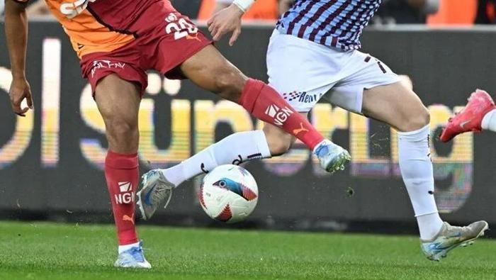 Süper Lig'in Büyüsü: Galatasaray ve Trabzonspor Derbisini Kaçırmayın!
