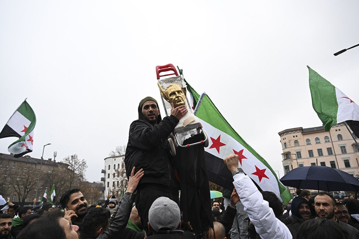 Suriye Devlet Başkanı Ahmed Şara'nın Almanya Daveti: Başbakan Merz'den Önemli Adım 2 Suriye Devlet Başkanı Ahmed Şara'nın Almanya Daveti: Başbakan Merz'den Önemli Adım