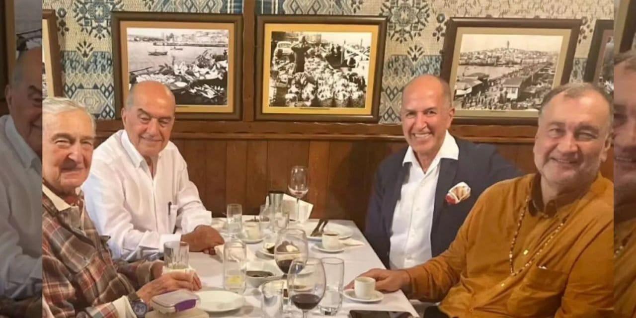 Sürpriz Buluşma: Rahmi Koç ve Murat Ülker’in Aynı Masada Buluştuğu O Anlar