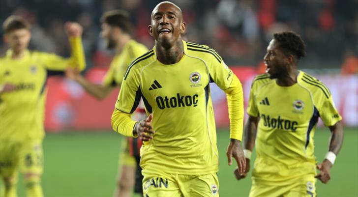Talisca Fenerbahçe ile Beşiktaş’ta Tarihi Bir İlk Yaşayacak!