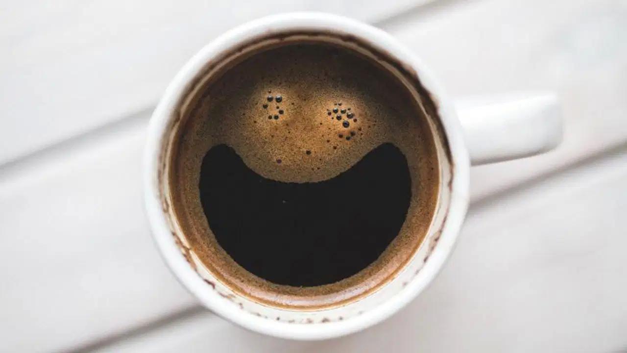 Tansiyon hastaları dikkat: Sabah aç karnına kahve içmeyin!