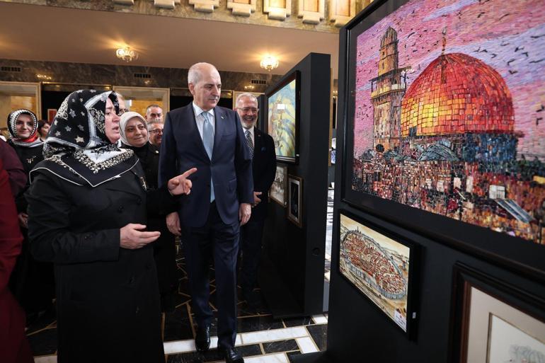 TBMM Başkanı Kurtulmuş, Meclis'teki "Hilalin Işığında" sergisini gezdi 1 TBMM Başkanı Kurtulmuş, Meclis'teki "Hilalin Işığında" sergisini gezdi