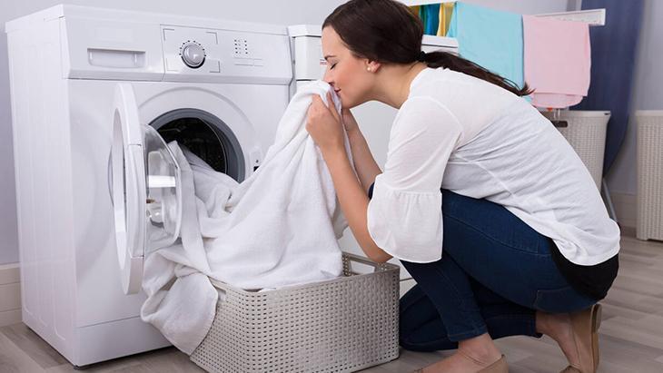 Tek bir hamleyle evler mis gibi kokuyor! Alerjisi olanlar bile etkilenmiyor