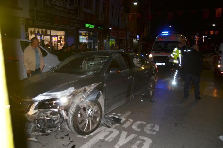 Ters yöne girip dehşet saçan alkollü sürücüyü çevredekiler darbetti