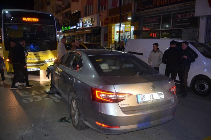 Ters yöne girip dehşet saçan alkollü sürücüyü çevredekiler darbetti