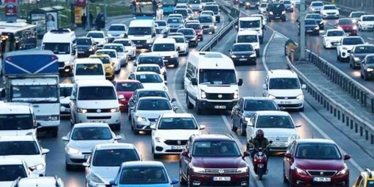 Ticari Araç Sahiplerine Önemli Uyarı: Yeni Tarih Belirlendi, İhlal Edenlere 5.856 TL Ceza!