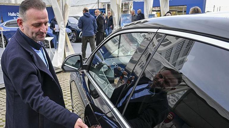 Togg, Almanya’da ilk teslimatlarını gerçekleştirdi: Mercedes'imi geri verdim 1 Togg, Almanya’da ilk teslimatlarını gerçekleştirdi: Mercedes'imi geri verdim