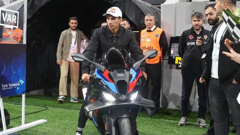 Toprak'ın Derbi Sürprizi: Motoru ile Taraftarıyla Buluştu!