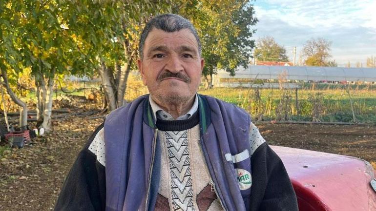 Traktörüne binip kaskını, eldivenini ve gözlüğünü taktı! İşleri artık böyle yapacağız'