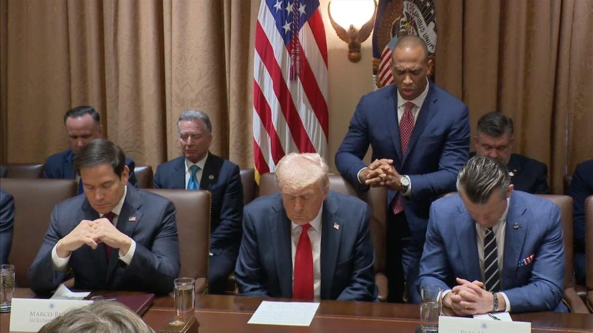 Trump Kabinesinde Kriz: Üst Düzey Yetkililer Askeri Üslere Taşınıyor