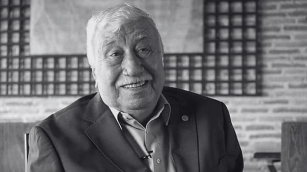 Türk Tiyatrosu'nun Efsanesi Ahmet Gülhan: Hayatı ve Vefatının Sebepleri 1 Türk Tiyatrosu'nun Efsanesi Ahmet Gülhan: Hayatı ve Vefatının Sebepleri