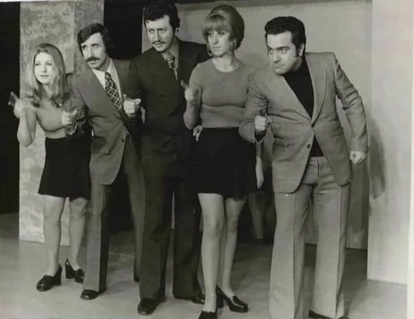 Türk Tiyatrosu'nun Efsanesi Ahmet Gülhan: Hayatı ve Vefatının Sebepleri 4 Türk Tiyatrosu'nun Efsanesi Ahmet Gülhan: Hayatı ve Vefatının Sebepleri