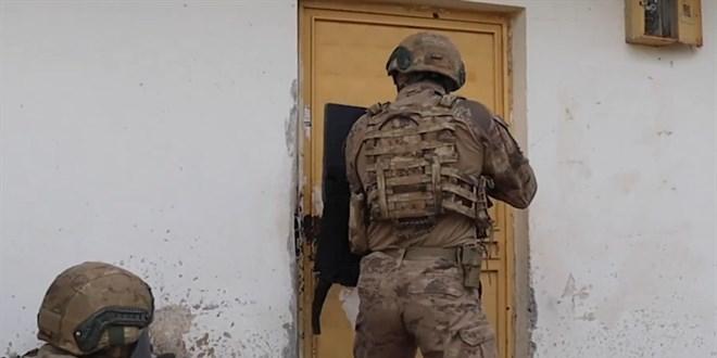 Türkiye Genelinde Suç Şebekelerine Büyük Operasyon: 7 İlde 64 Gözaltı!