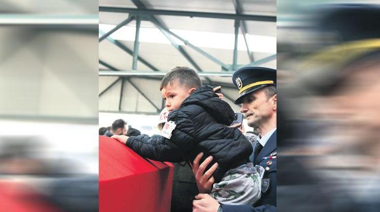 Türkiye şehitlerini uğurladı 5 Türkiye şehitlerini uğurladı