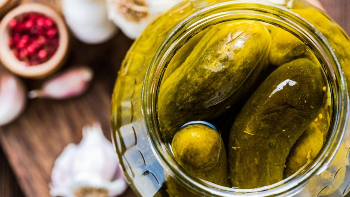 Turşu Suyunu Atmanın Faturası: Bir Damla Hayat Kurtarır!