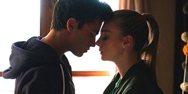 Tutku Dolu: Hafızalarınıza Kazınacak 15 Erotik Dizi ve Film!