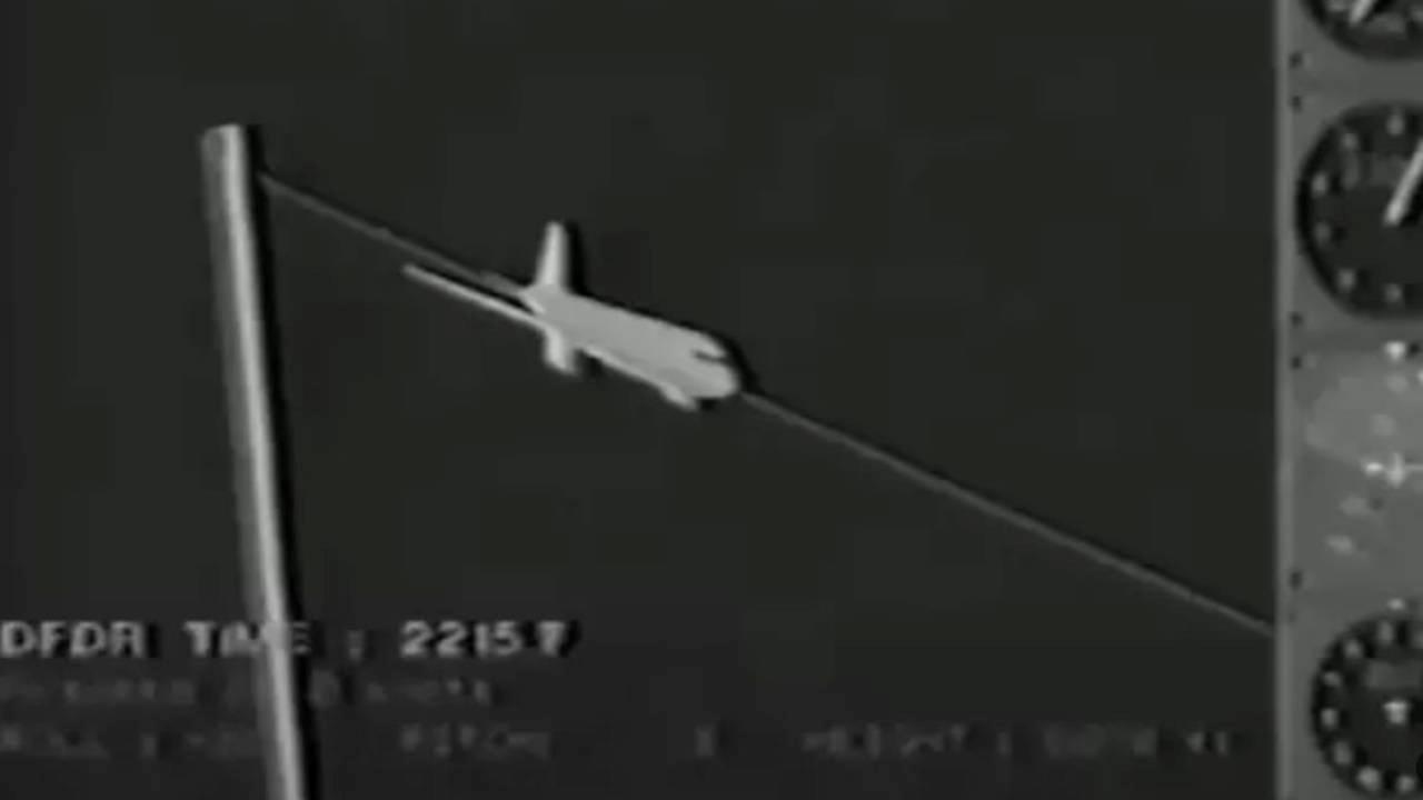 Uçağı çocuklarına teslim etti, 75 kişi hayatını kaybetti