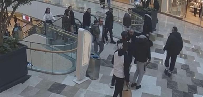 Ünlü futbolcu Papy Djilobodji'nin Sarıyer'de korku dolu anları! AVM'de silah çekildi 2 Ünlü futbolcu Papy Djilobodji'nin Sarıyer'de korku dolu anları! AVM'de silah çekildi