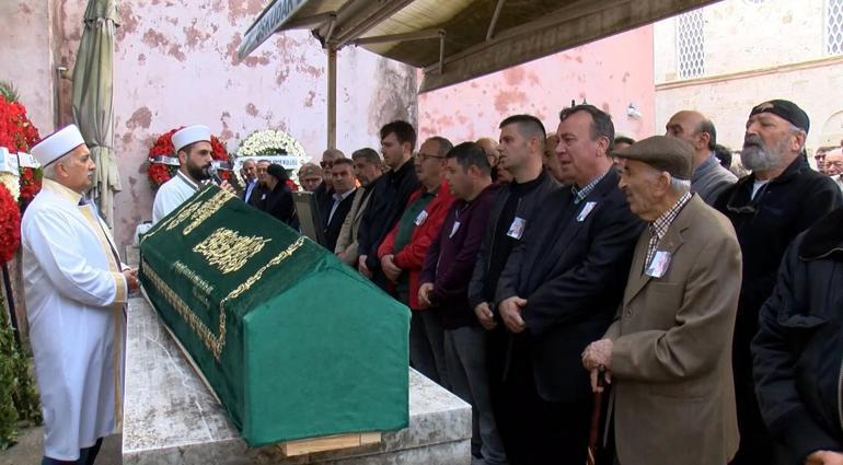 Ünlü isimler akın etti! Ahmet Gülhan son yolculuğuna uğurlandı 1 Ünlü isimler akın etti! Ahmet Gülhan son yolculuğuna uğurlandı