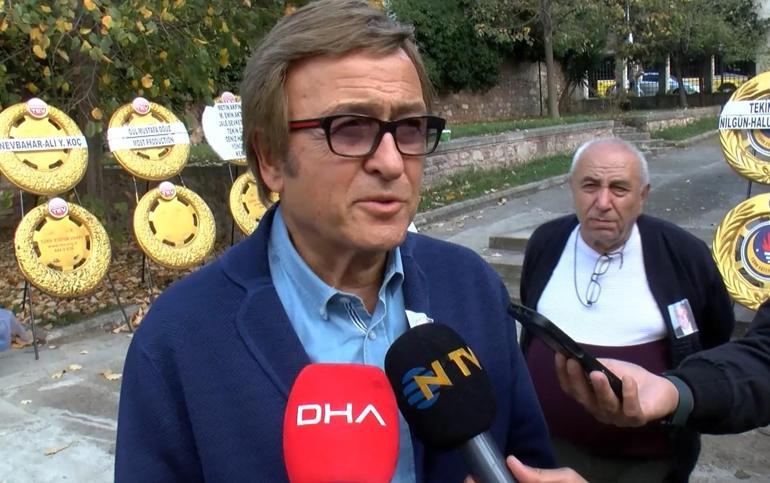 Ünlü isimler akın etti! Ahmet Gülhan son yolculuğuna uğurlandı 4 Ünlü isimler akın etti! Ahmet Gülhan son yolculuğuna uğurlandı