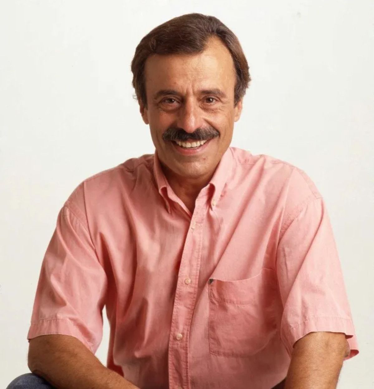 Usta Oyuncu Şevket Altuğ'un Dönüşü: Göz Kamaştıran Halinin Ardındaki Hikaye