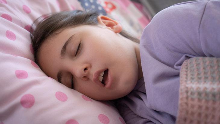 Uykusuzluk, dikkat dağınıklığı, düşük notlar! Sebebi geniz eti olabilir 1 Uykusuzluk, dikkat dağınıklığı, düşük notlar! Sebebi geniz eti olabilir