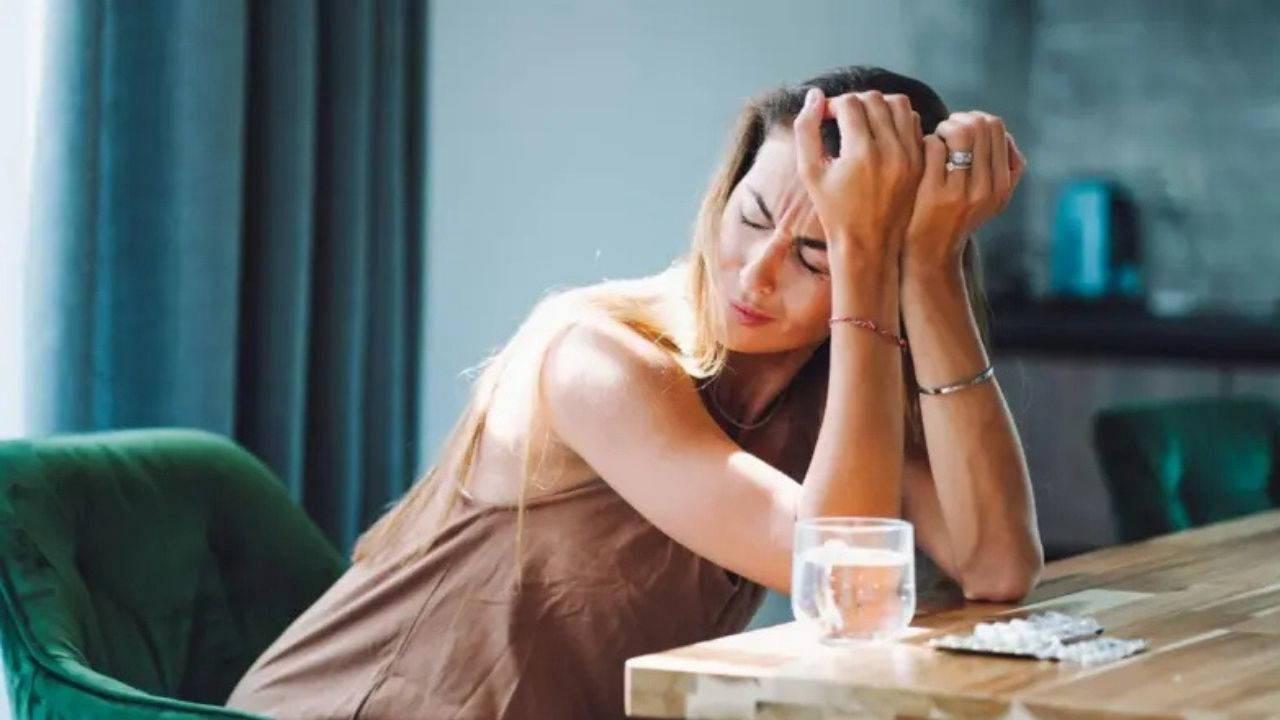 Uzmanından ikaz: Baş ağrısı ve unutkanlık migren habercisi