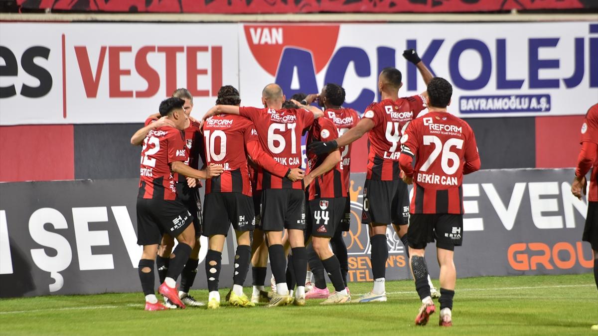 Vanspor, Sakaryaspor’u Geride Bıraktı