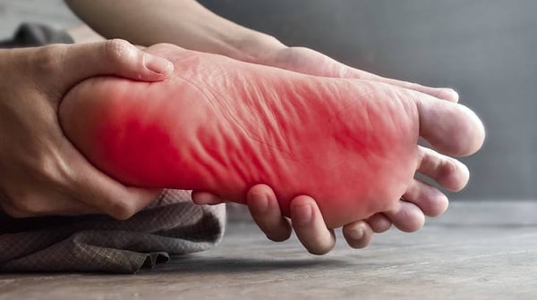 Vücudunuzun Gizli Düşmanı: Kalp ve Böbrekleri Tehdit Eden 5 Sessiz İltihap Belirtisi!