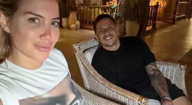 'Wanda Nara gerçek aşkı buldu' yorumları! Elini bir an olsun bırakmıyor 2 'Wanda Nara gerçek aşkı buldu' yorumları! Elini bir an olsun bırakmıyor