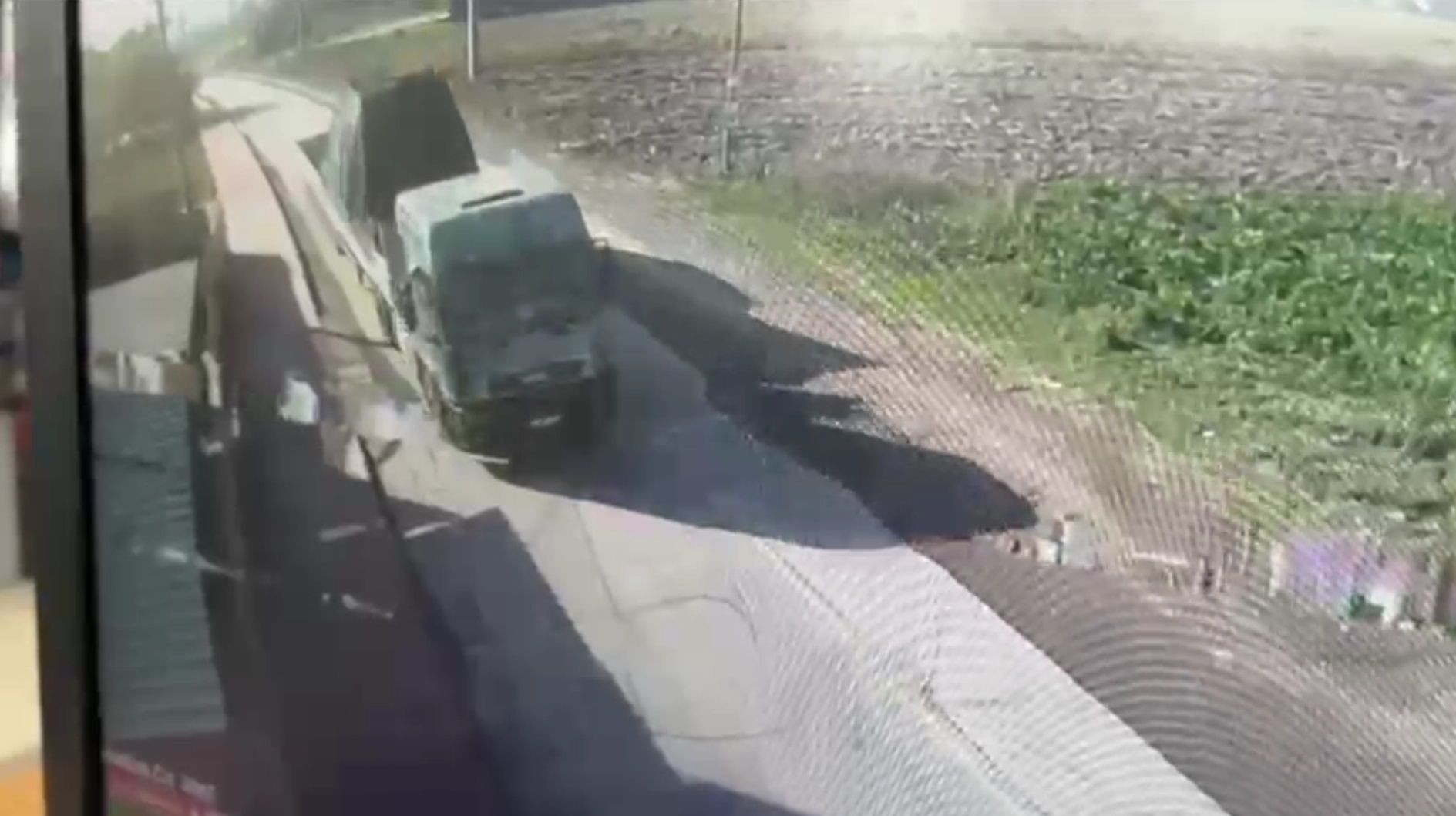 Yalnızca Göz Almaz Bir Hırsızlık: İş Makinesi Kayıp! 2 Yalnızca Göz Almaz Bir Hırsızlık: İş Makinesi Kayıp!