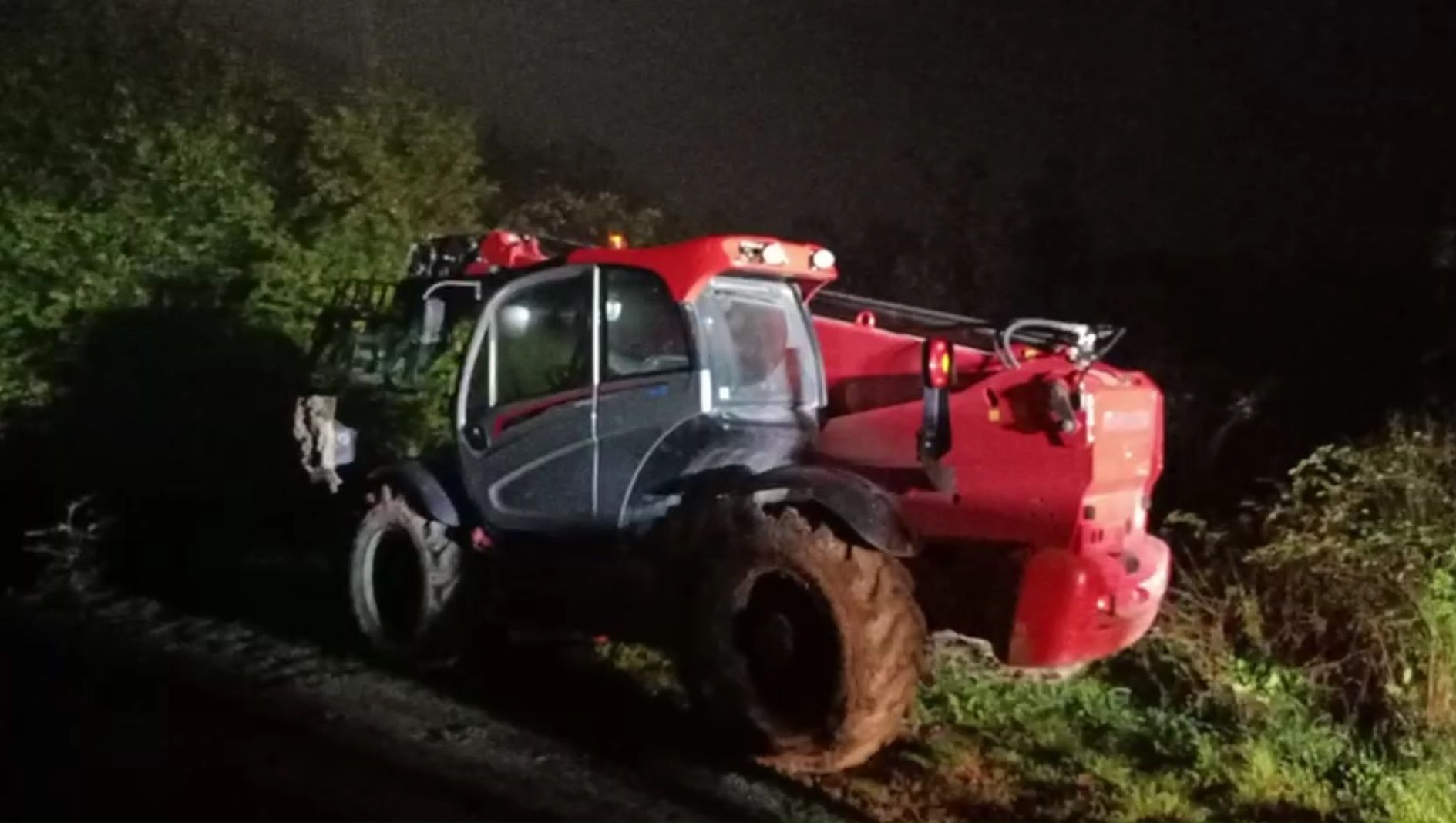 Yalnızca Göz Almaz Bir Hırsızlık: İş Makinesi Kayıp! 3 Yalnızca Göz Almaz Bir Hırsızlık: İş Makinesi Kayıp!