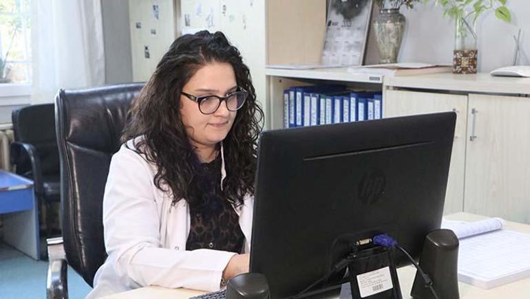 Yanlış ilaç nedeniyle işitme kaybı yaşadı! Selen, tedavi olduğu hastanede artık doktor