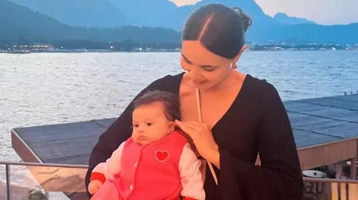 Yasmin bebeğin keyfi yerinde! Zeynep Demirel son halini paylaştı 5 Yasmin bebeğin keyfi yerinde! Zeynep Demirel son halini paylaştı