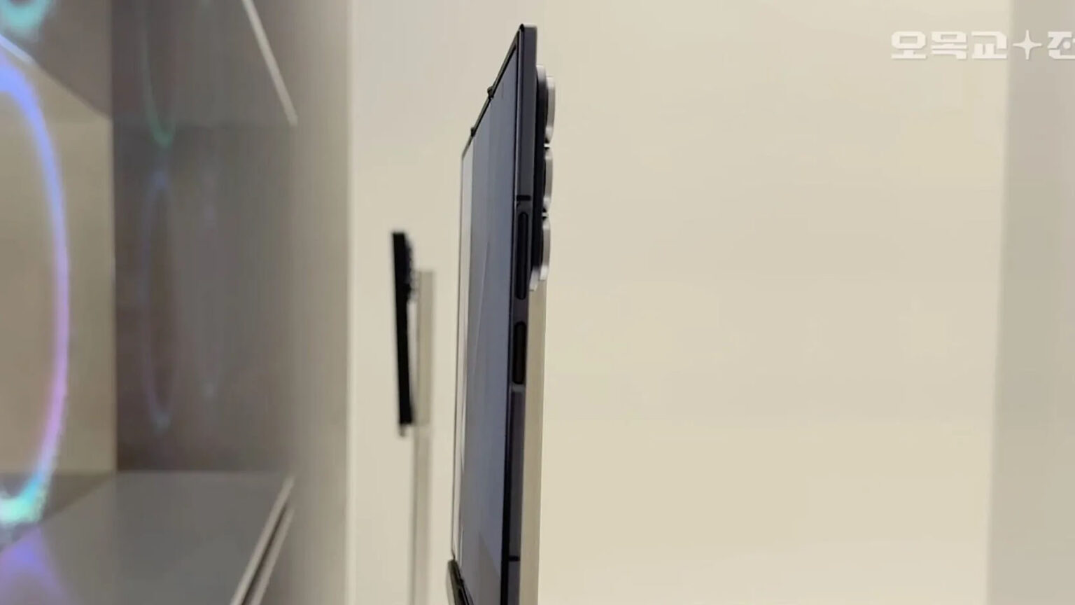 Yeni Samsung Galaxy Z TriFold Görselleriyle Tanışın: Katlanabilir Teknoloji Devrimi! 3 Yeni Samsung Galaxy Z TriFold Görselleriyle Tanışın: Katlanabilir Teknoloji Devrimi!