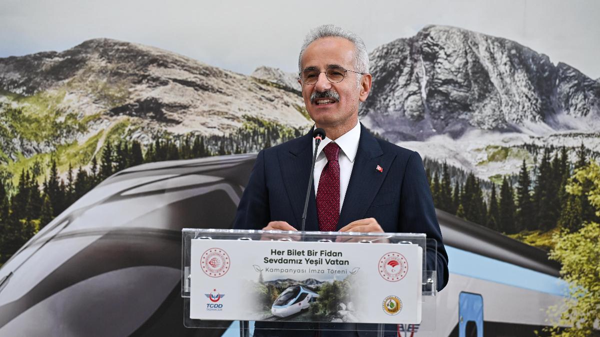 Yeşil Vatan Seferberliği: İki Bakanın Tarihi İmzalarıyla Doğaya Yeni Bir Nefes!