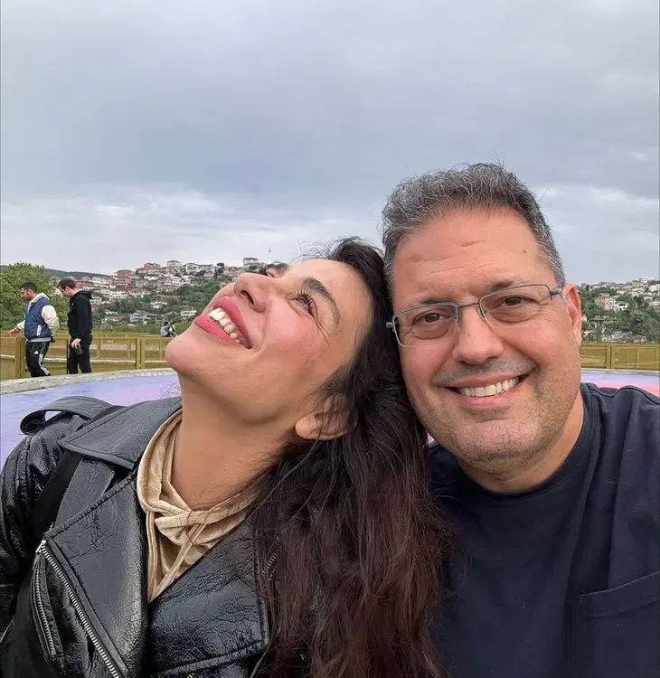 Yeşim Ceren Bozoğlu, 30 yıl sonra çocukluk aşkına kavuştu 2 Yeşim Ceren Bozoğlu, 30 yıl sonra çocukluk aşkına kavuştu