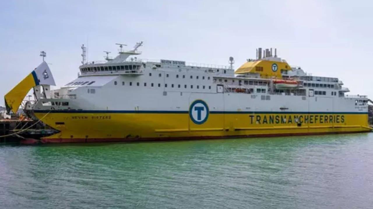 Yolcu gemisinde ‘pornografi’ skandalı