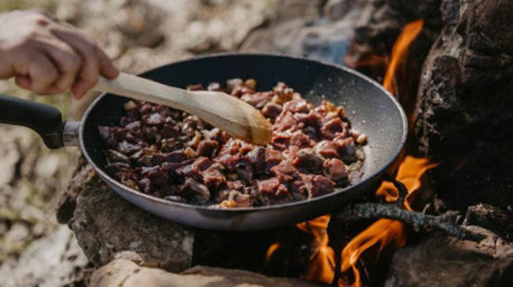 Yumuşacık Arnavut ciğerinin sırrı: Bu malzemede bekletin! Dışı çıtır nefis lezzet 7 Yumuşacık Arnavut ciğerinin sırrı: Bu malzemede bekletin! Dışı çıtır nefis lezzet