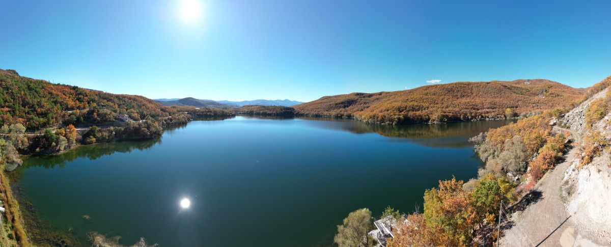 Zinav Gölü: Tokat'ın Sonbahar Renkleriyle Büyüleyen Doğası