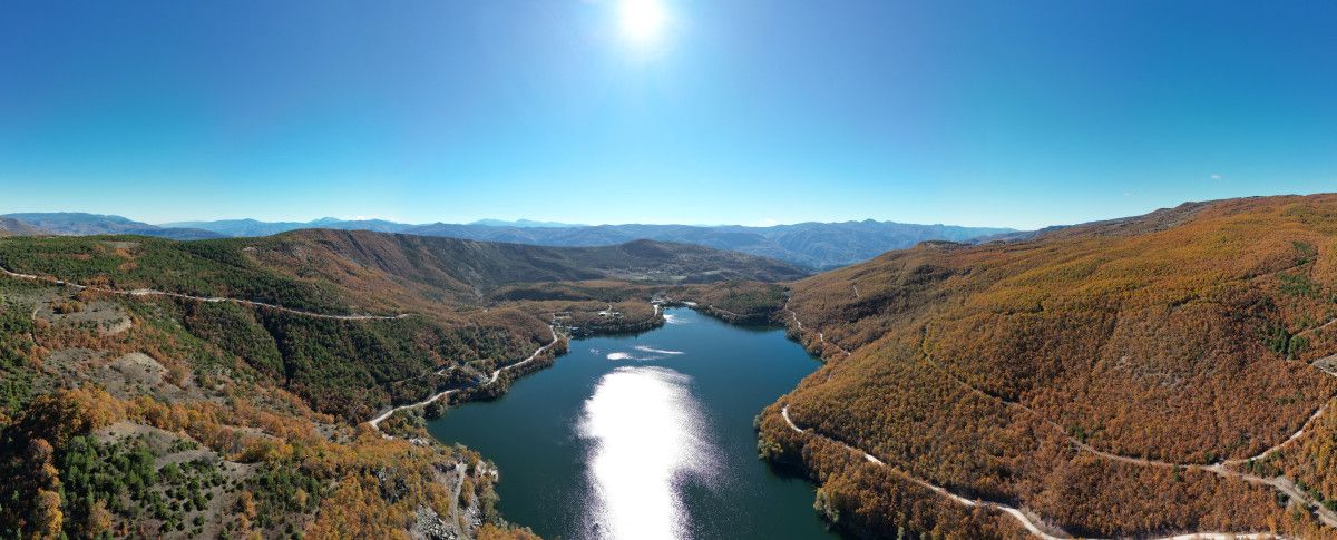 Zinav Gölü: Tokat'ın Sonbahar Renkleriyle Büyüleyen Doğası