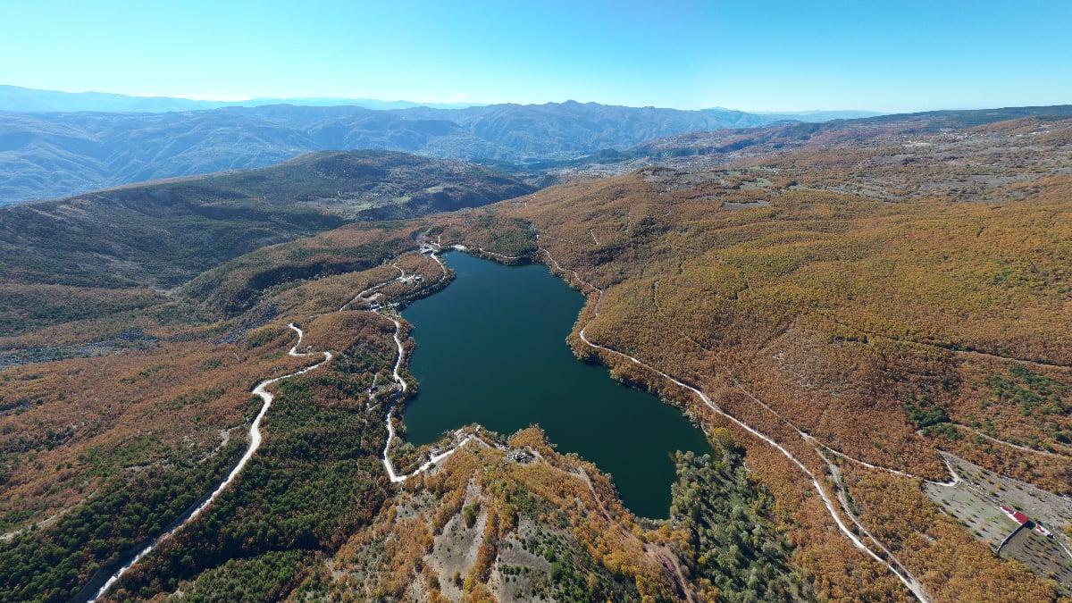 Zinav Gölü: Tokat’ın Sonbahar Renkleriyle Büyüleyen Doğası