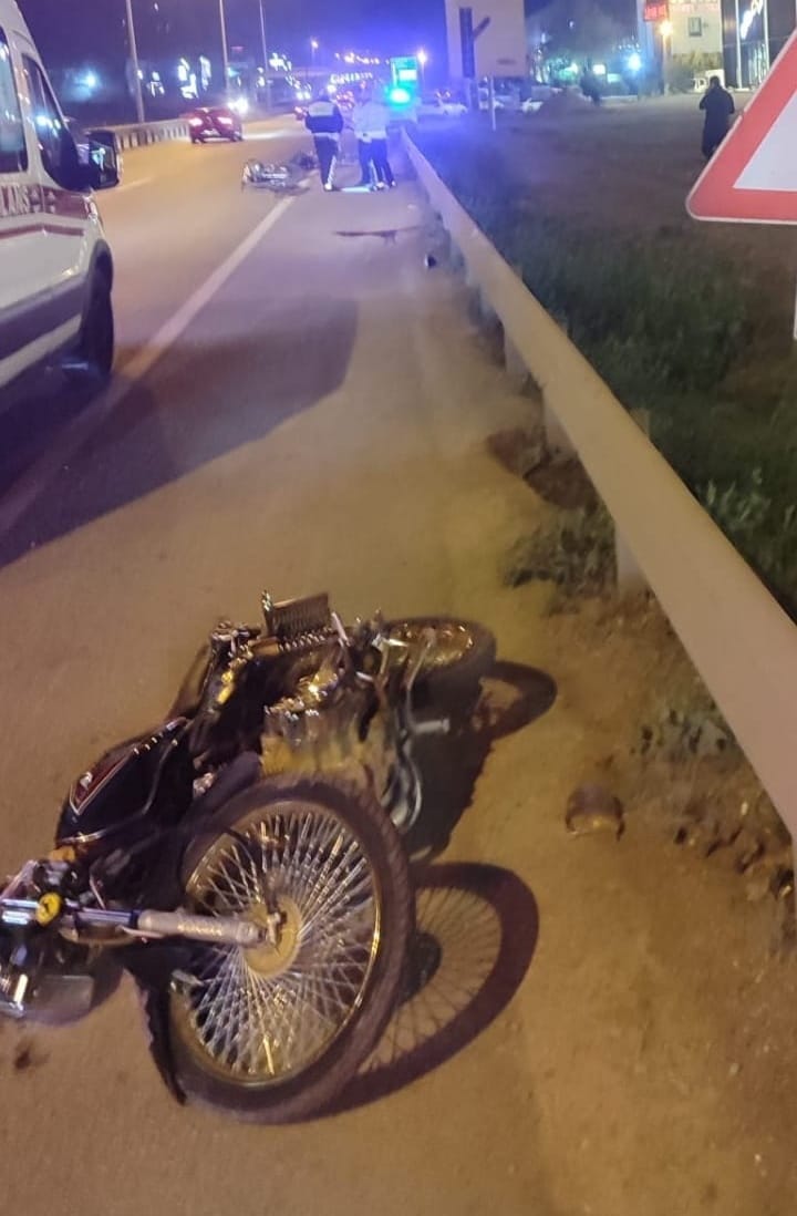 Zincirleme Motosiklet Kazası: 3 Çocuk ve Çok Sayıda Yaralıyla Şok Edici Olay 2 Zincirleme Motosiklet Kazası: 3 Çocuk ve Çok Sayıda Yaralıyla Şok Edici Olay