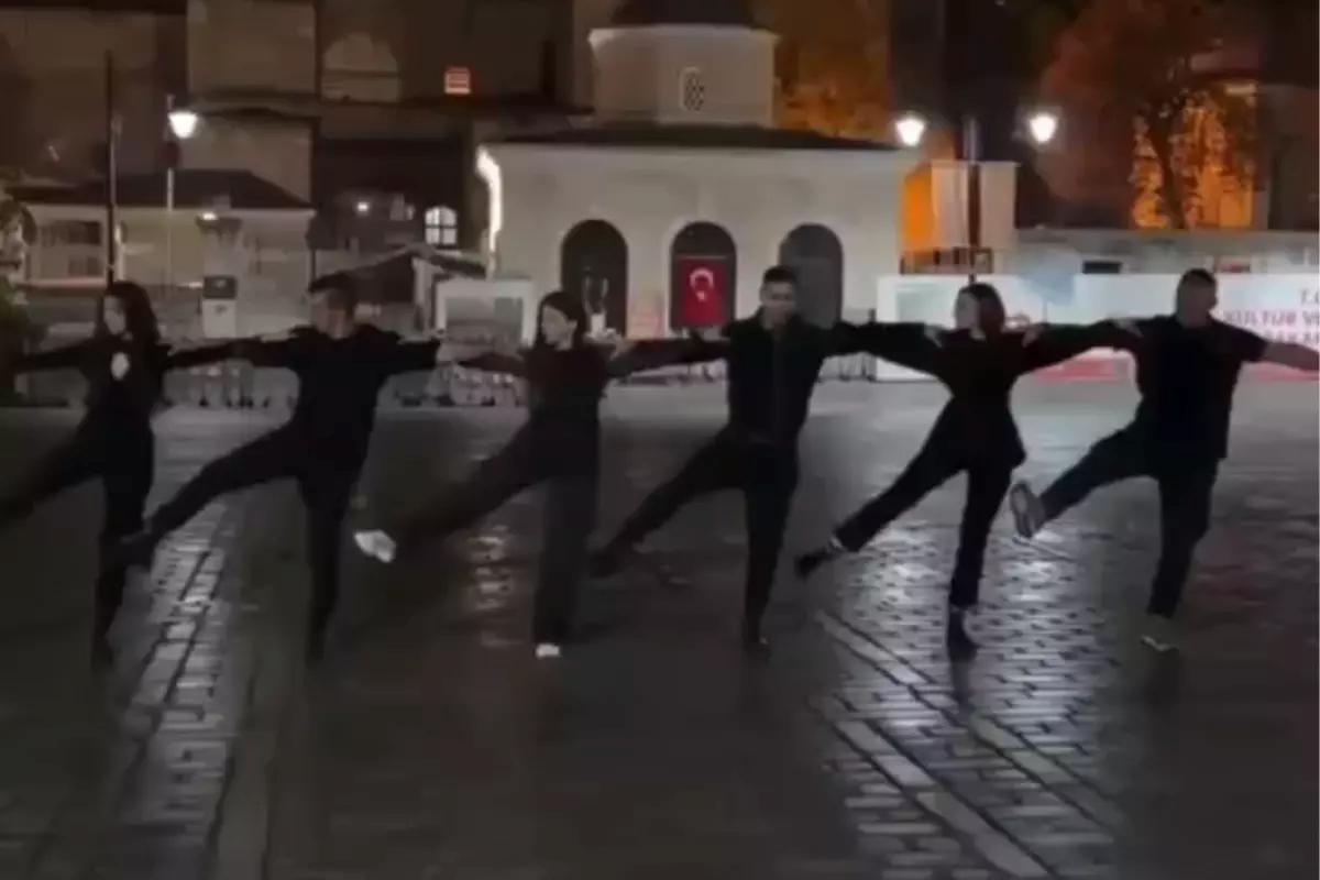 Ayasofya önündeki sirtaki gösterisi ortalığı karıştırdı