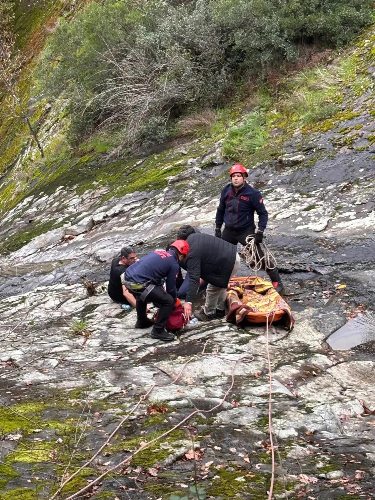 Pınarcık Köyü Muhtarı Şelaleden Düştü